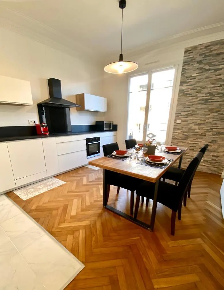 Bel Appartement Proche Plage Antibes 0*,