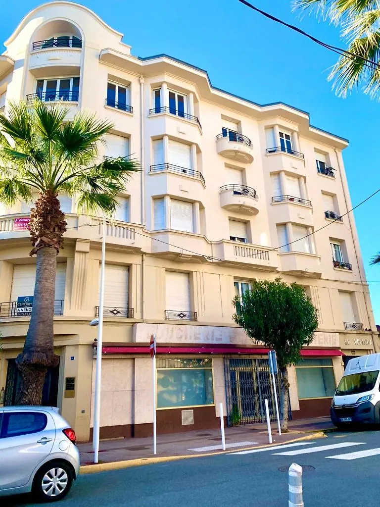 Bel Appartement Proche Plage Antibes 0*,  France